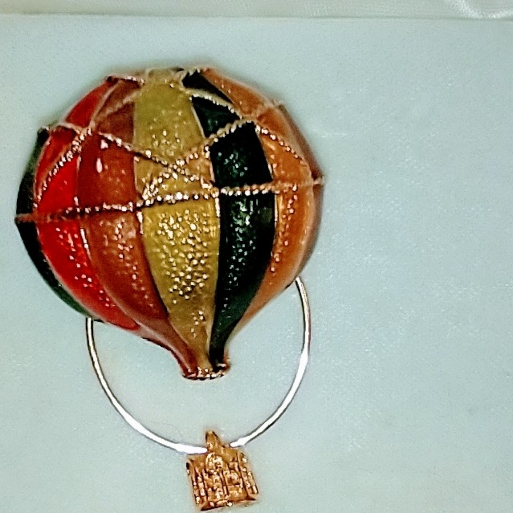 Hot air balloon charm holder pin